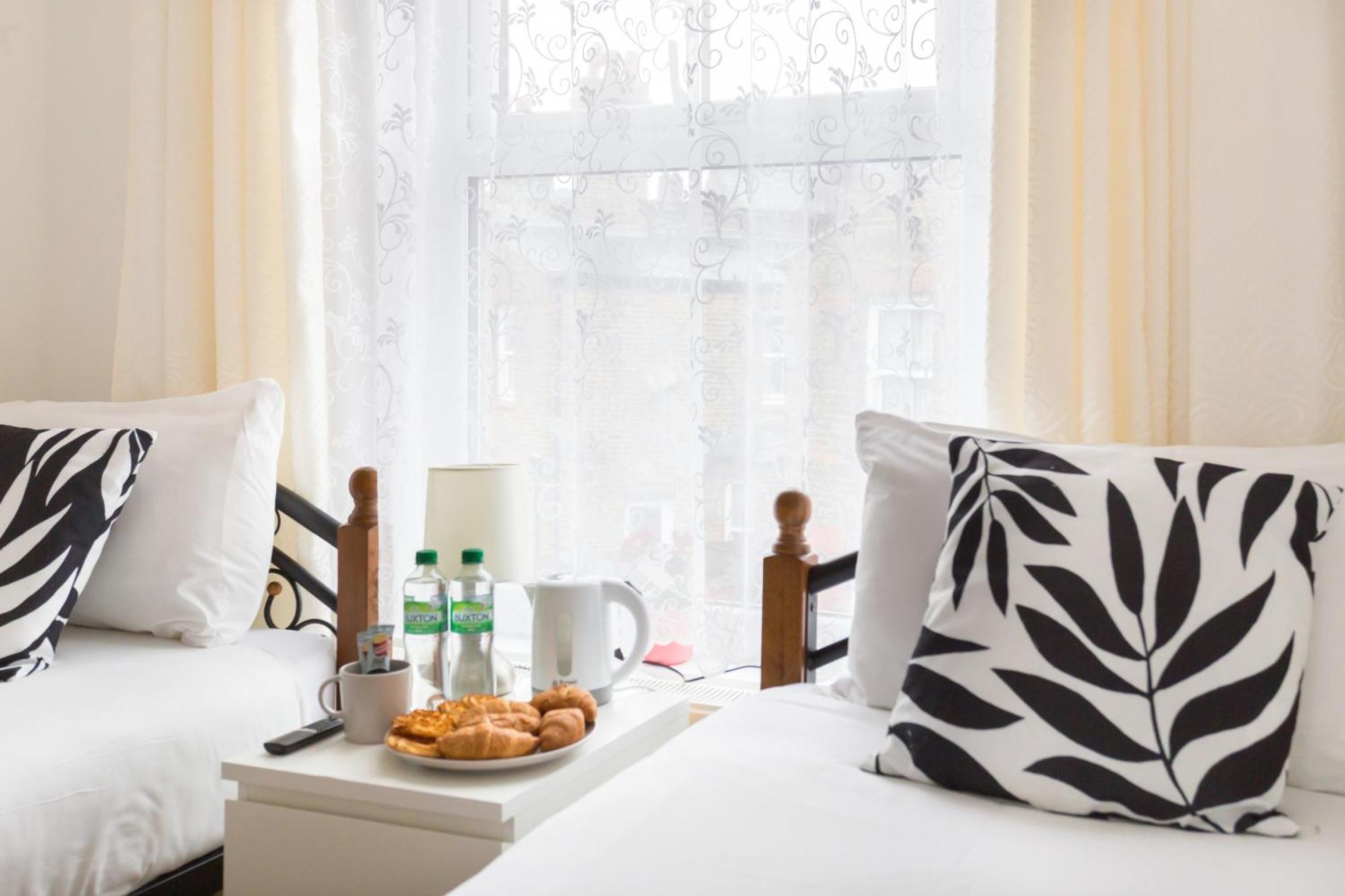 Wood Budget - Next To Mall & Metro Station - 10 Min To Center Londres