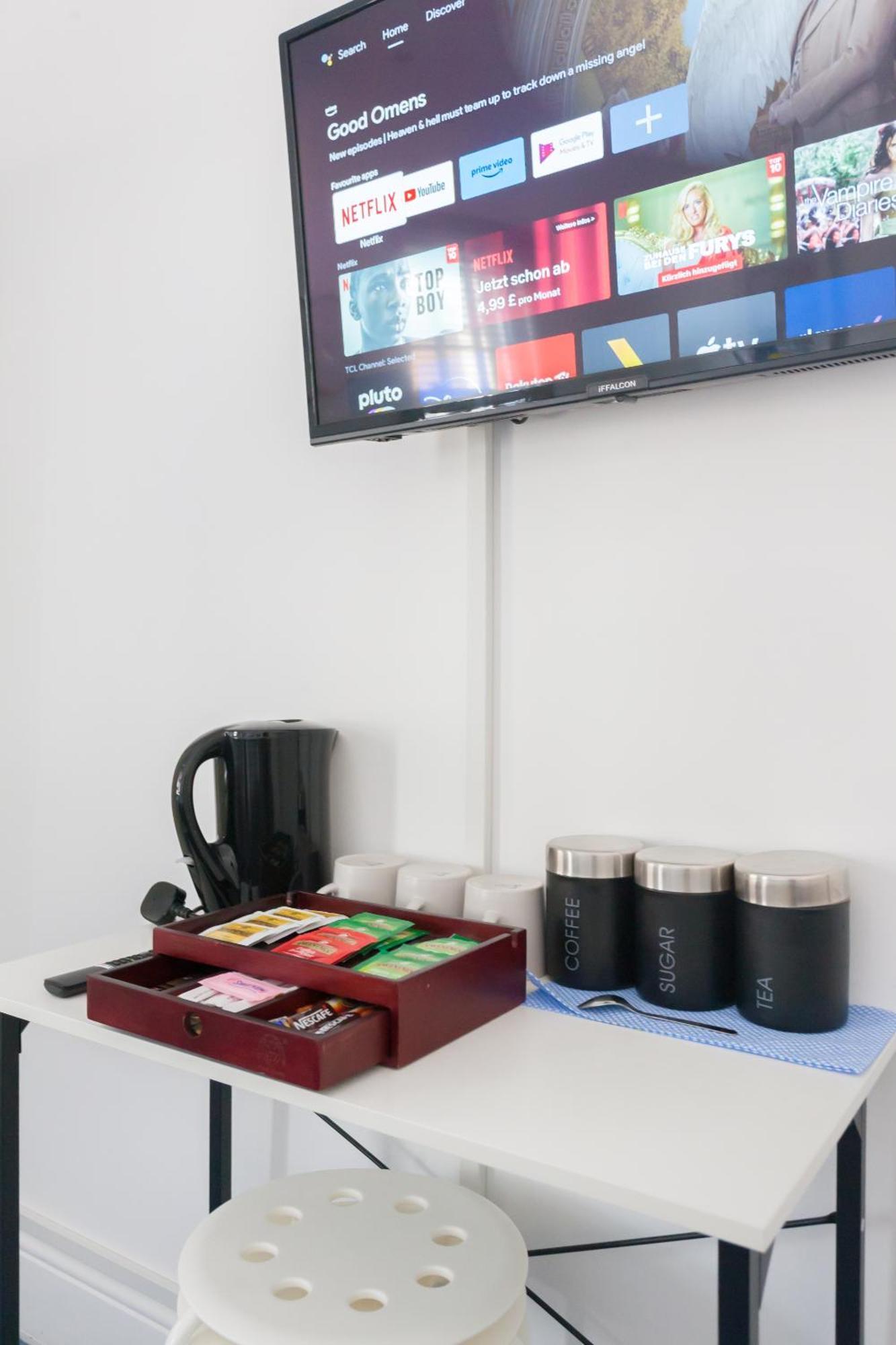 Wood Budget - Next To Mall & Metro Station - 10 Min To Center Hébergement de vacances Londres