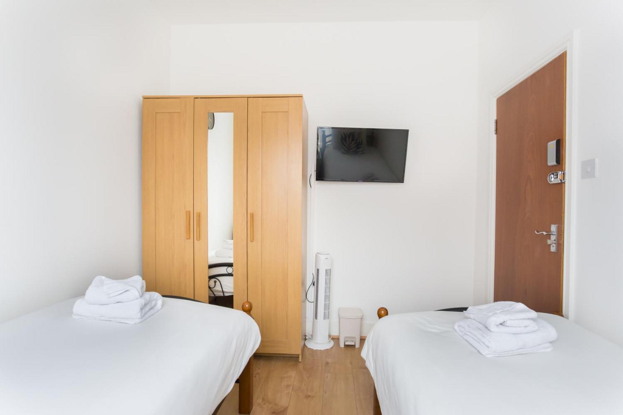 Hébergement de vacances Wood Budget - Next To Mall & Metro Station - 10 Min To Center Londres