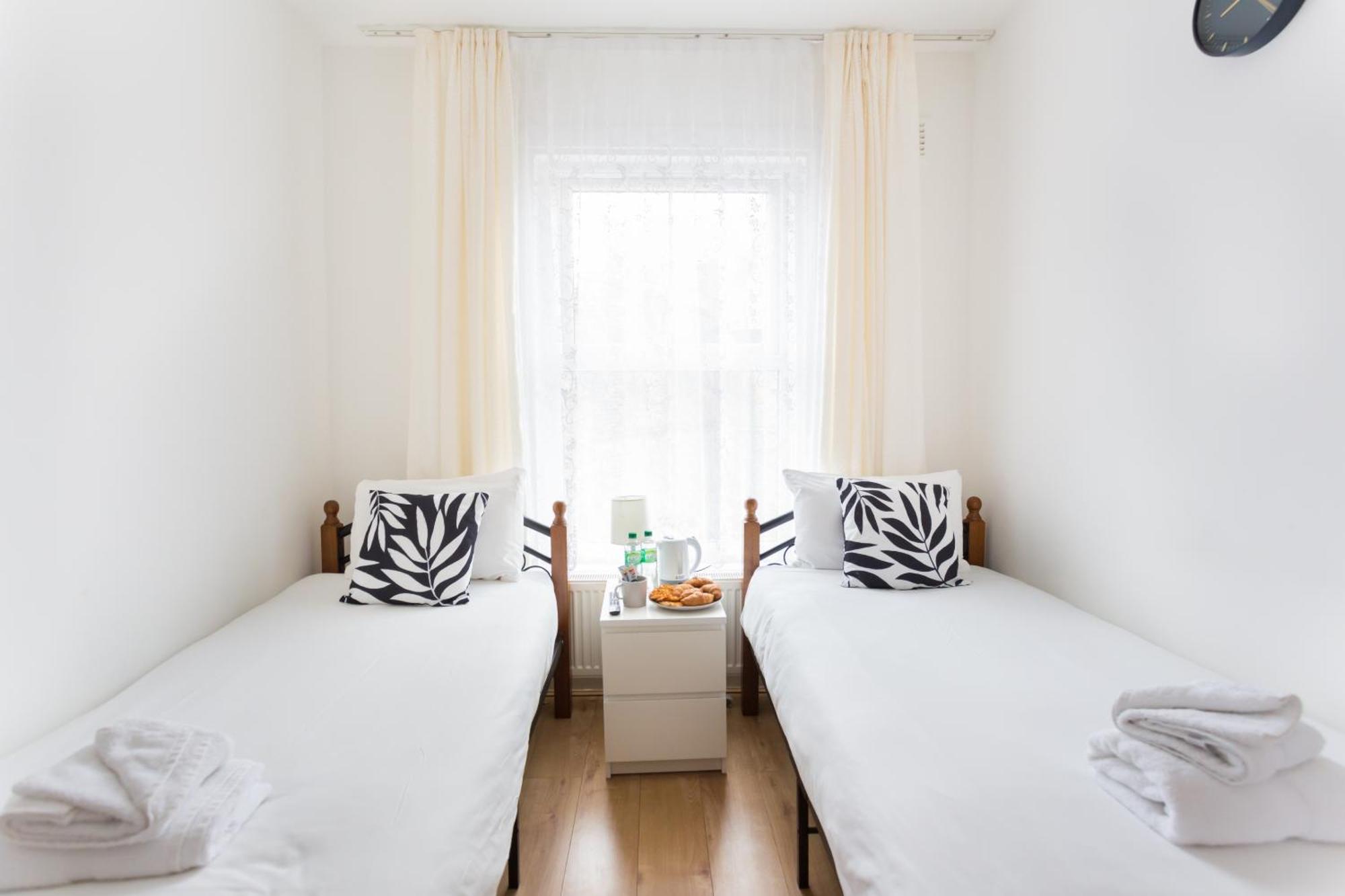Wood Budget - Next To Mall & Metro Station - 10 Min To Center Hébergement de vacances Londres