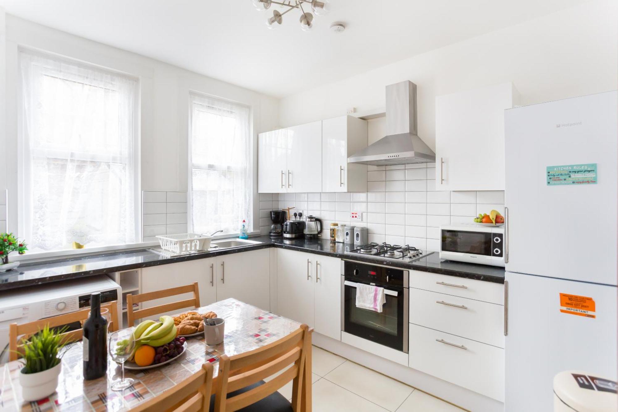 Wood Budget - Next To Mall & Metro Station - 10 Min To Center Hébergement de vacances