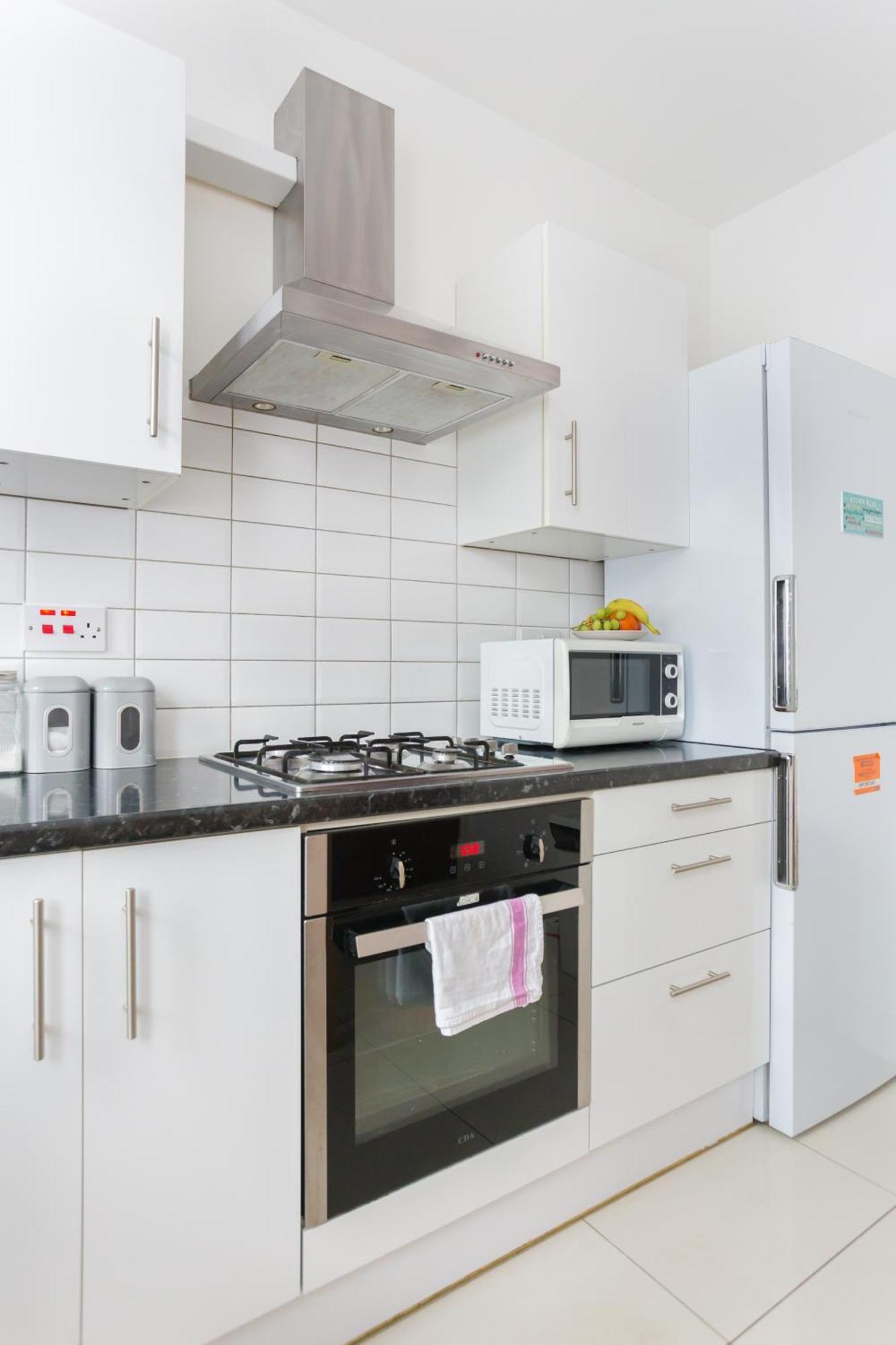 Wood Budget - Next To Mall & Metro Station - 10 Min To Center Hébergement de vacances *